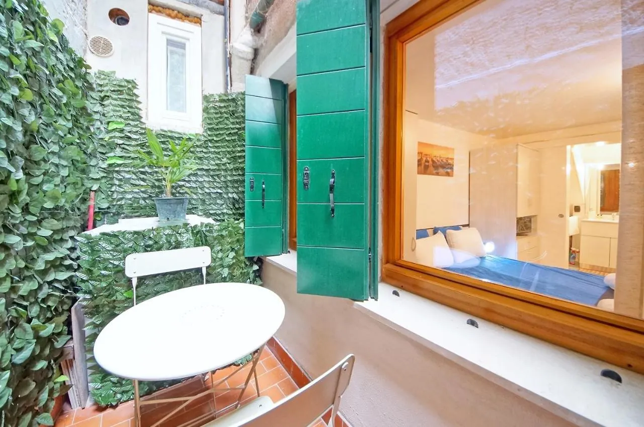 Dolcevita Apartments N. 481 Biennale Venice