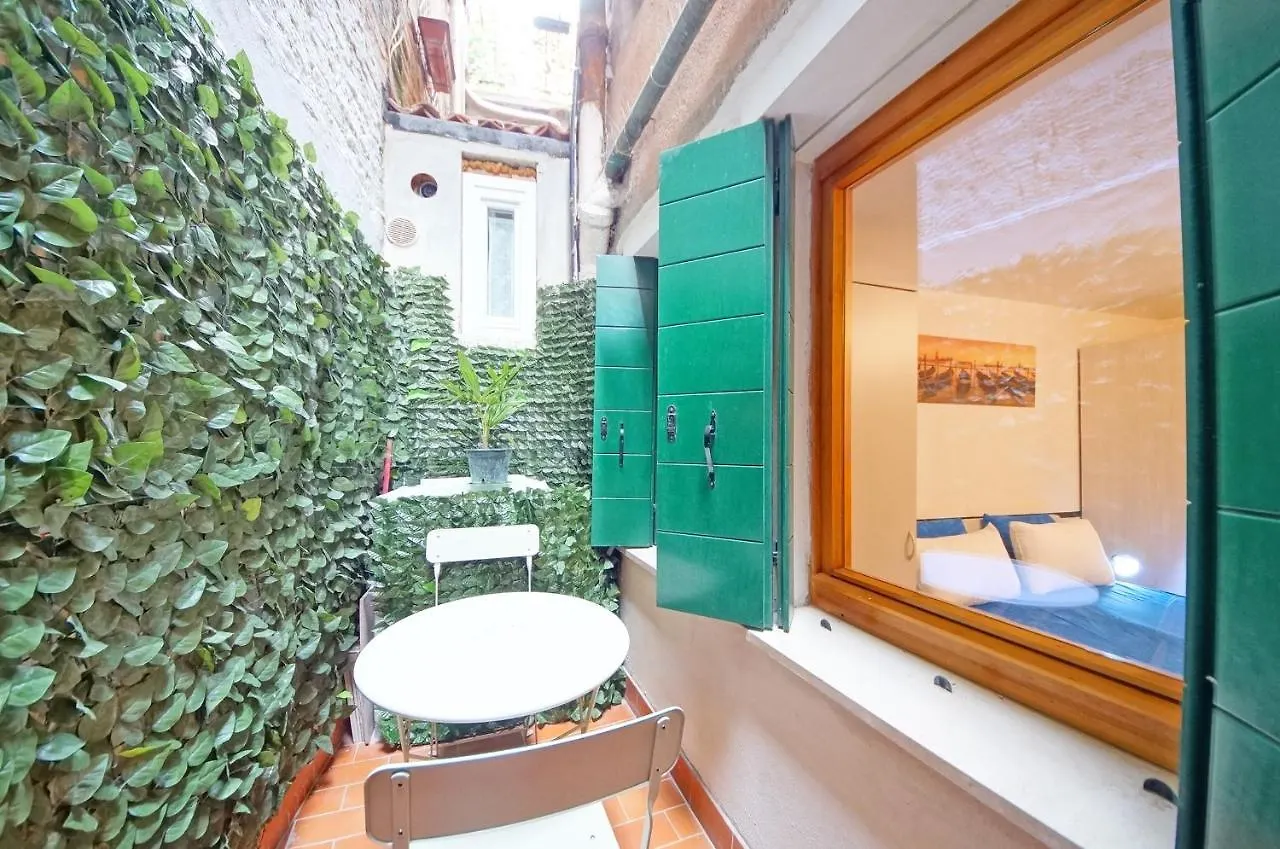 Dolcevita Apartments N. 481 Biennale Venice